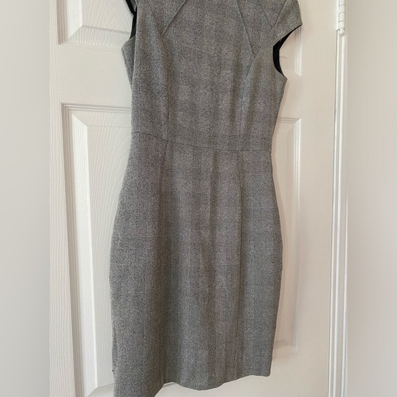 Like new H&M structured grey midi work dress - Picture 4 of 8
